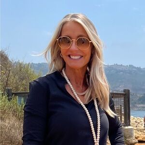 Meet your Posher, Elaine